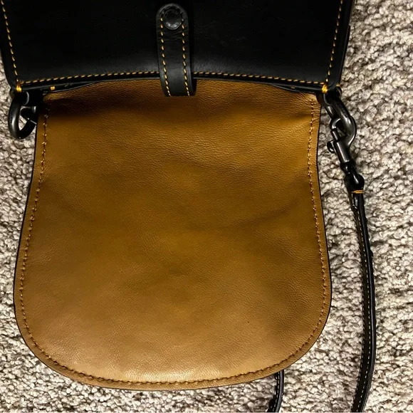 Coach VINTAGE Black Leather Crossbody Bag with Studs and Pearls - Picture 9 of 16